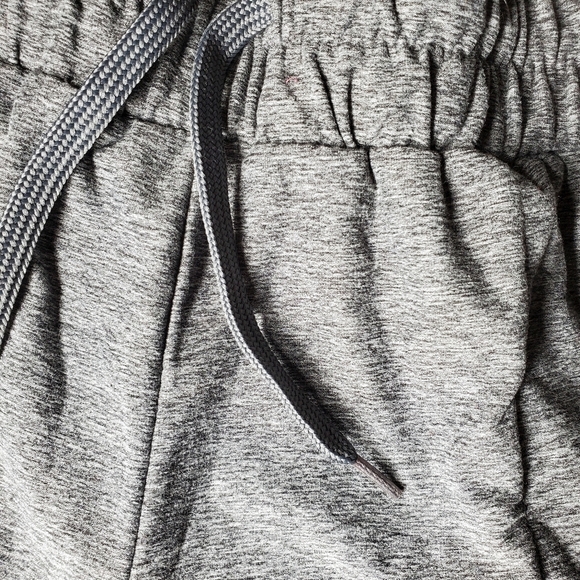 Activ8 Women's Gray Sweatshort Workout Shorts with Drawstring Size Medium NWOT - Picture 4 of 12